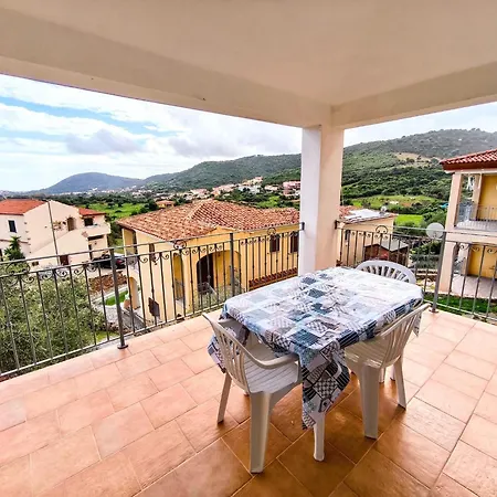 Apartmán Near With A Sea-view Terrace Budoni