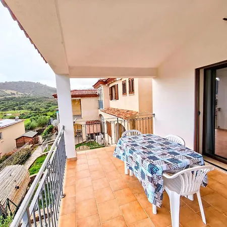 Daire Near With A Sea-view Terrace Budoni